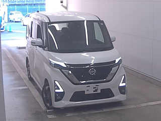 NISSAN ROOX 2021