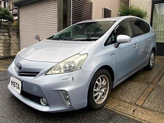 TOYOTA PRIUS ALPHA 2011