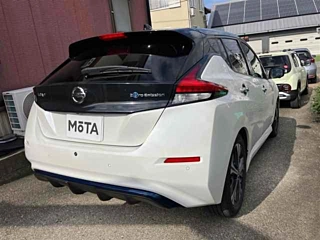 NISSAN LEAF 2021