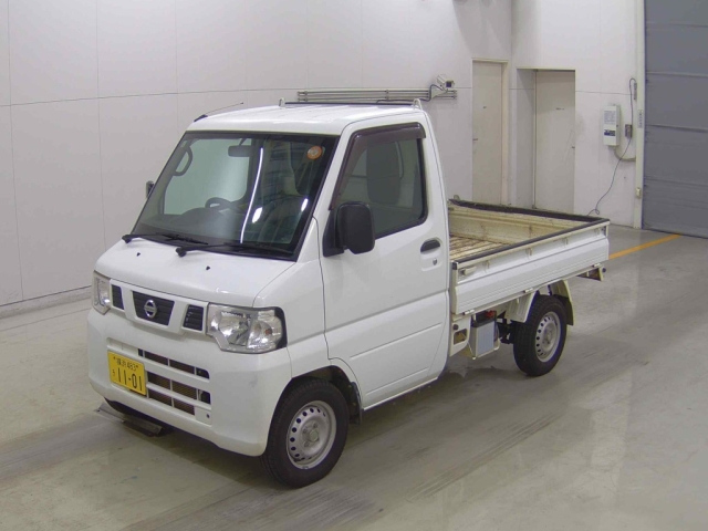 NISSAN CLIPPER TRUCK 2012