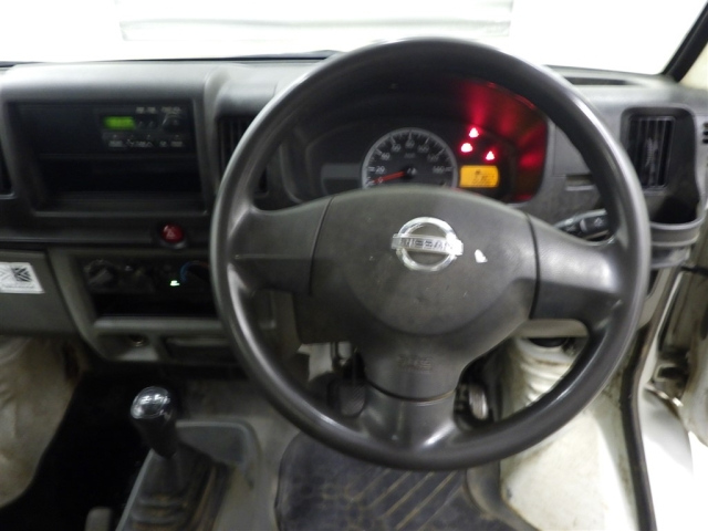 NISSAN CLIPPER TRUCK 2012