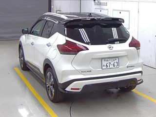 NISSAN KIX 2021