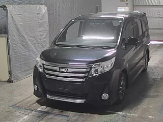 TOYOTA NOAH 2015