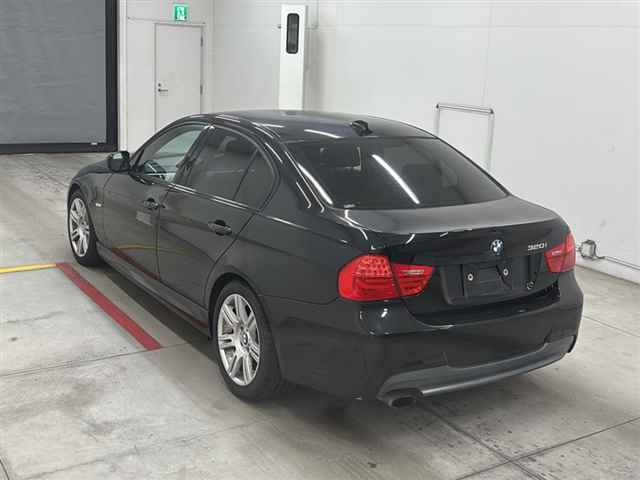 BMW 3 SERIES 2010