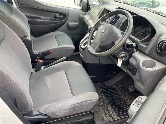 NISSAN NV200 2011