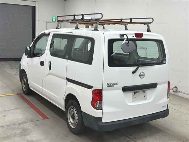 NISSAN NV200 2011