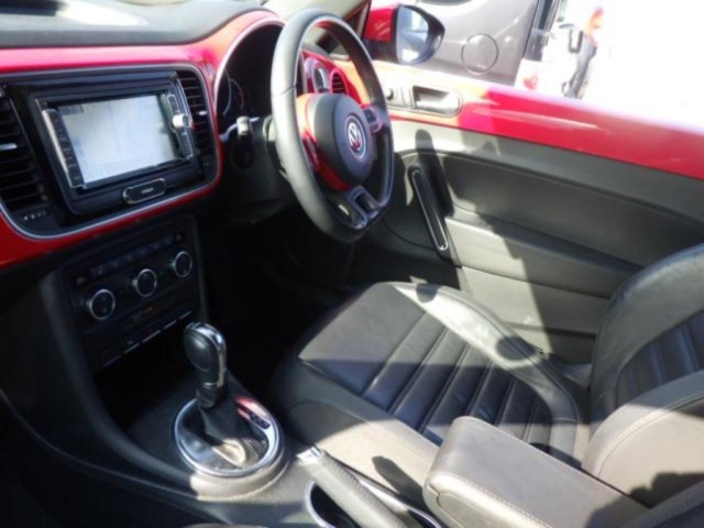 VOLKSWAGEN THE BEETLE 2014