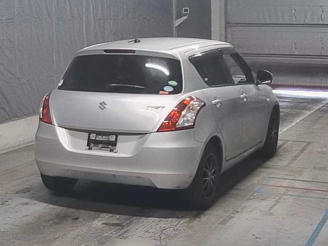 SUZUKI SWIFT 2015