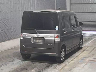 DAIHATSU TANTO 2011