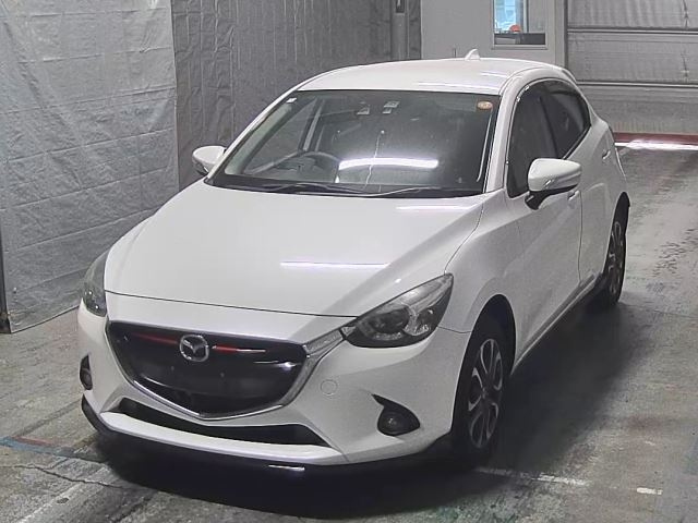 MAZDA DEMIO 2016