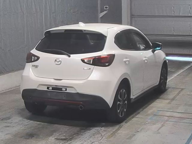 MAZDA DEMIO 2016