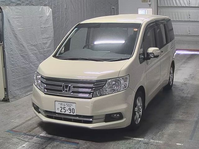 HONDA STEP WAGON 2014