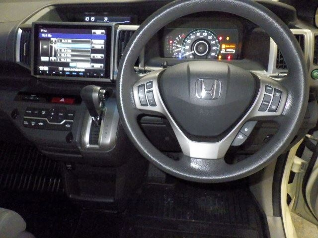 HONDA STEP WAGON 2014