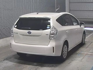 TOYOTA PRIUS ALPHA 2012