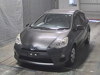 TOYOTA AQUA 2012