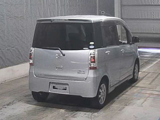 DAIHATSU TANTO 2010