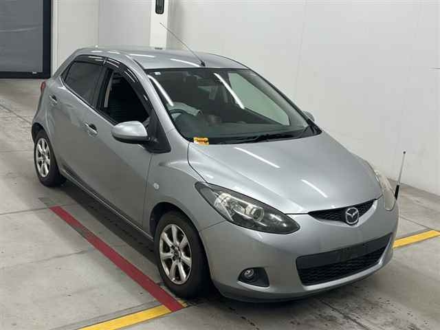 MAZDA DEMIO 2010