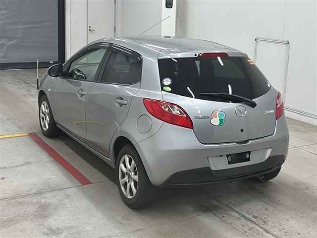 MAZDA DEMIO 2010