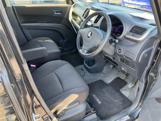 MITSUBISHI DELICA D2 2011