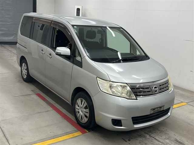 NISSAN SERENA 2010