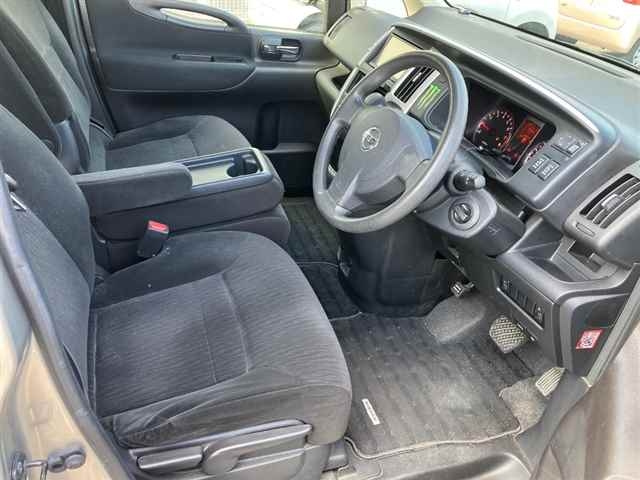 NISSAN SERENA 2010