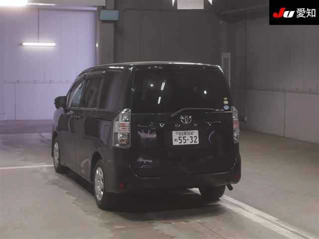 TOYOTA VOXY 2009