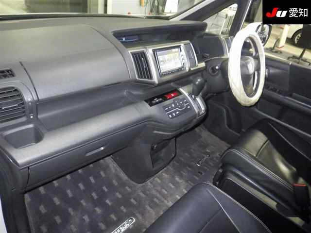 HONDA STEP WAGON 2012