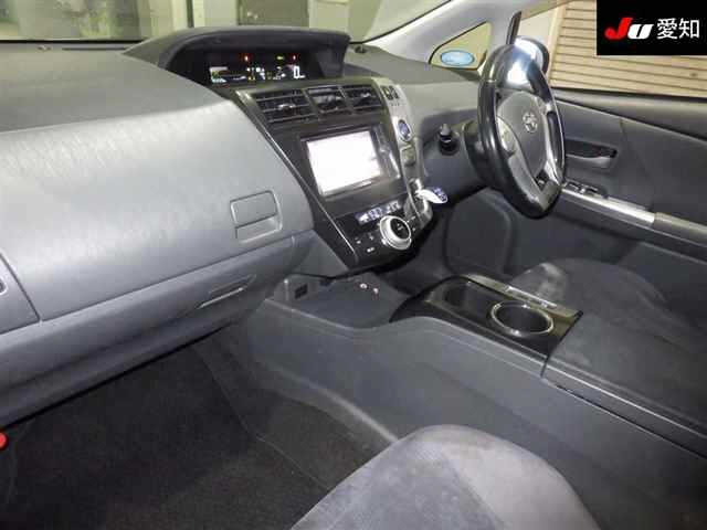 TOYOTA PRIUS ALPHA 2012