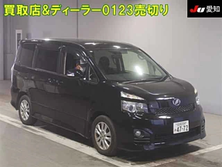 TOYOTA VOXY 2010