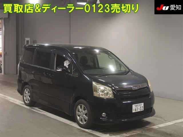 TOYOTA NOAH 2008