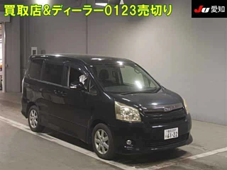 TOYOTA NOAH 2008