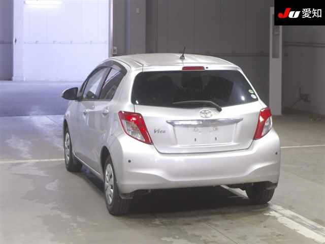 TOYOTA VITZ 2012