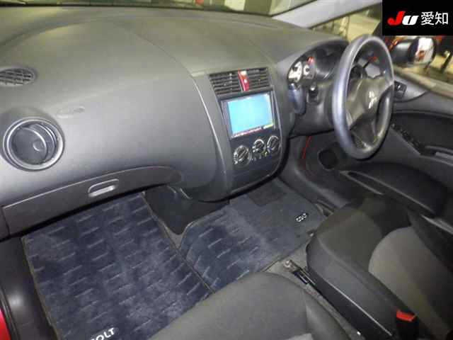 MITSUBISHI COLT 2009