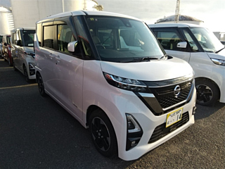 NISSAN ROOX 2023