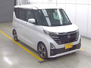 NISSAN ROOX 2025