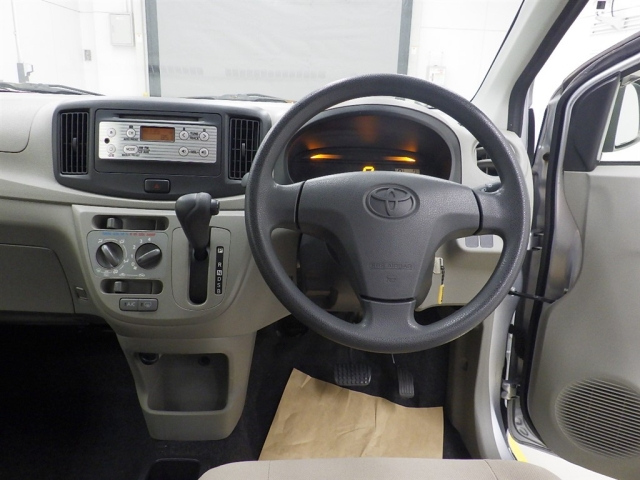 TOYOTA PIXIS EPOCH 2012