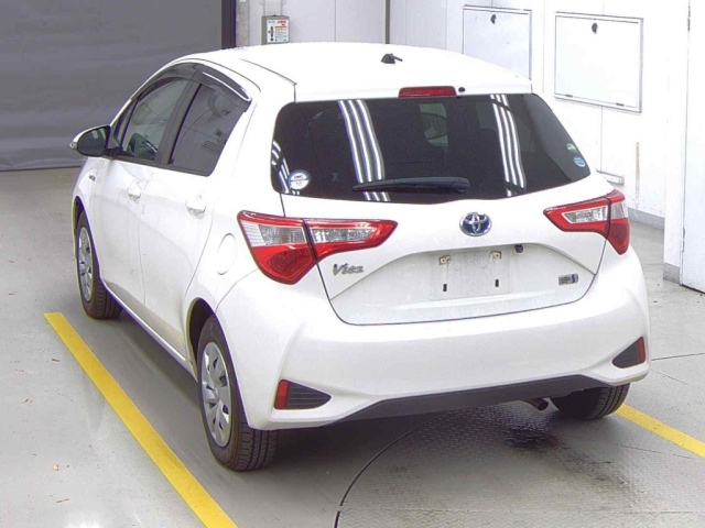 TOYOTA VITZ 2018