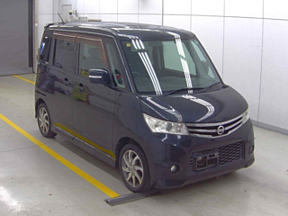 NISSAN ROOX 2010