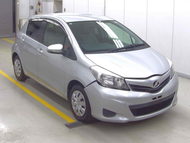 TOYOTA VITZ 2012