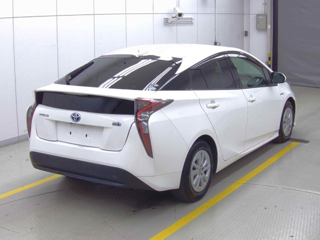 TOYOTA PRIUS 2018
