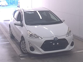 TOYOTA AQUA 2015