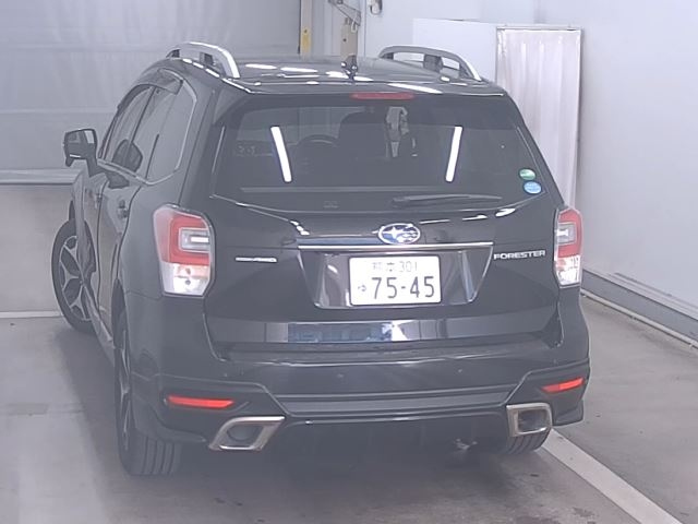 SUBARU FORESTER 2016