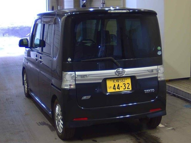 DAIHATSU TANTO 2012