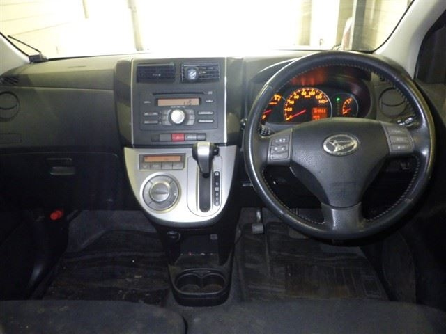 DAIHATSU MIRA 2010