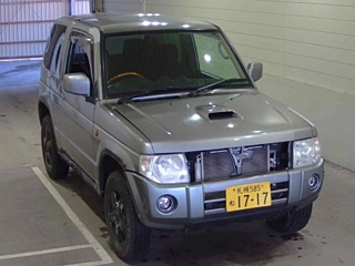 NISSAN KIX 2011