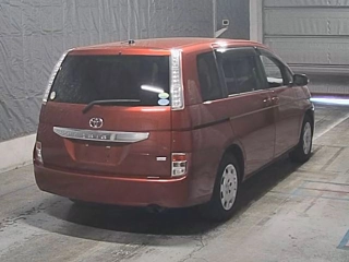 TOYOTA ISIS 2013