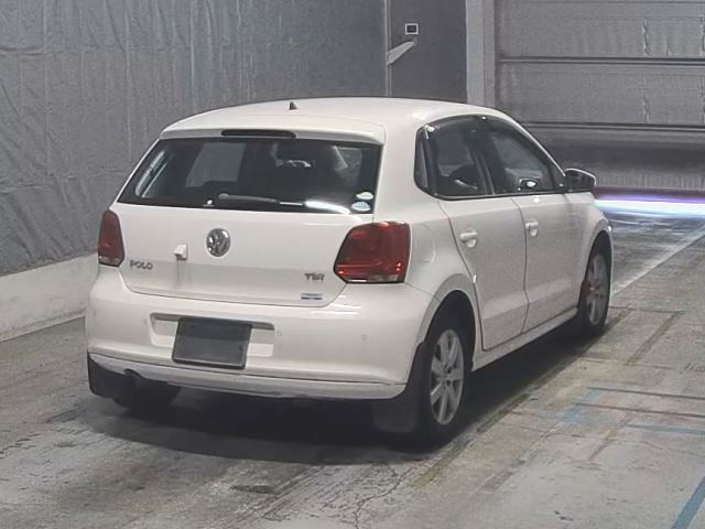 VOLKSWAGEN POLO 2010