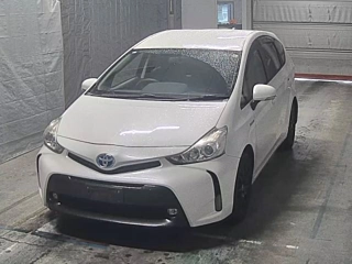 TOYOTA PRIUS ALPHA 2015