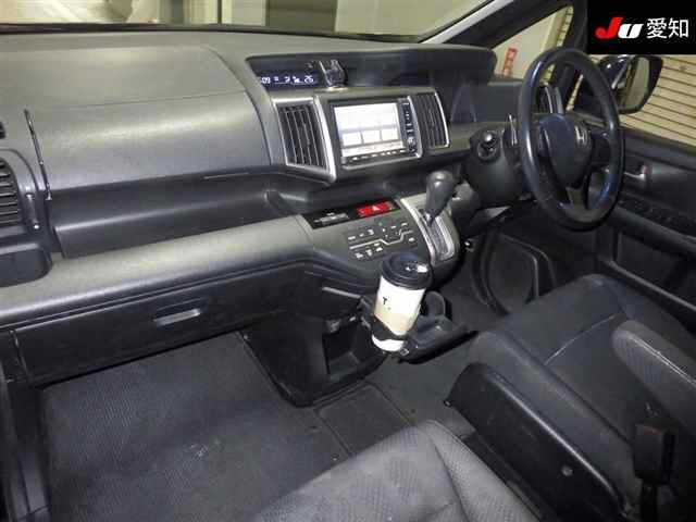 HONDA STEP WAGON 2011