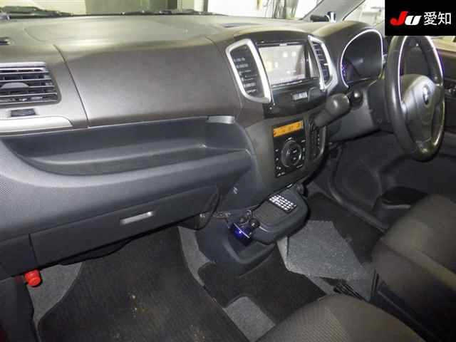 MITSUBISHI DELICA D2 2011